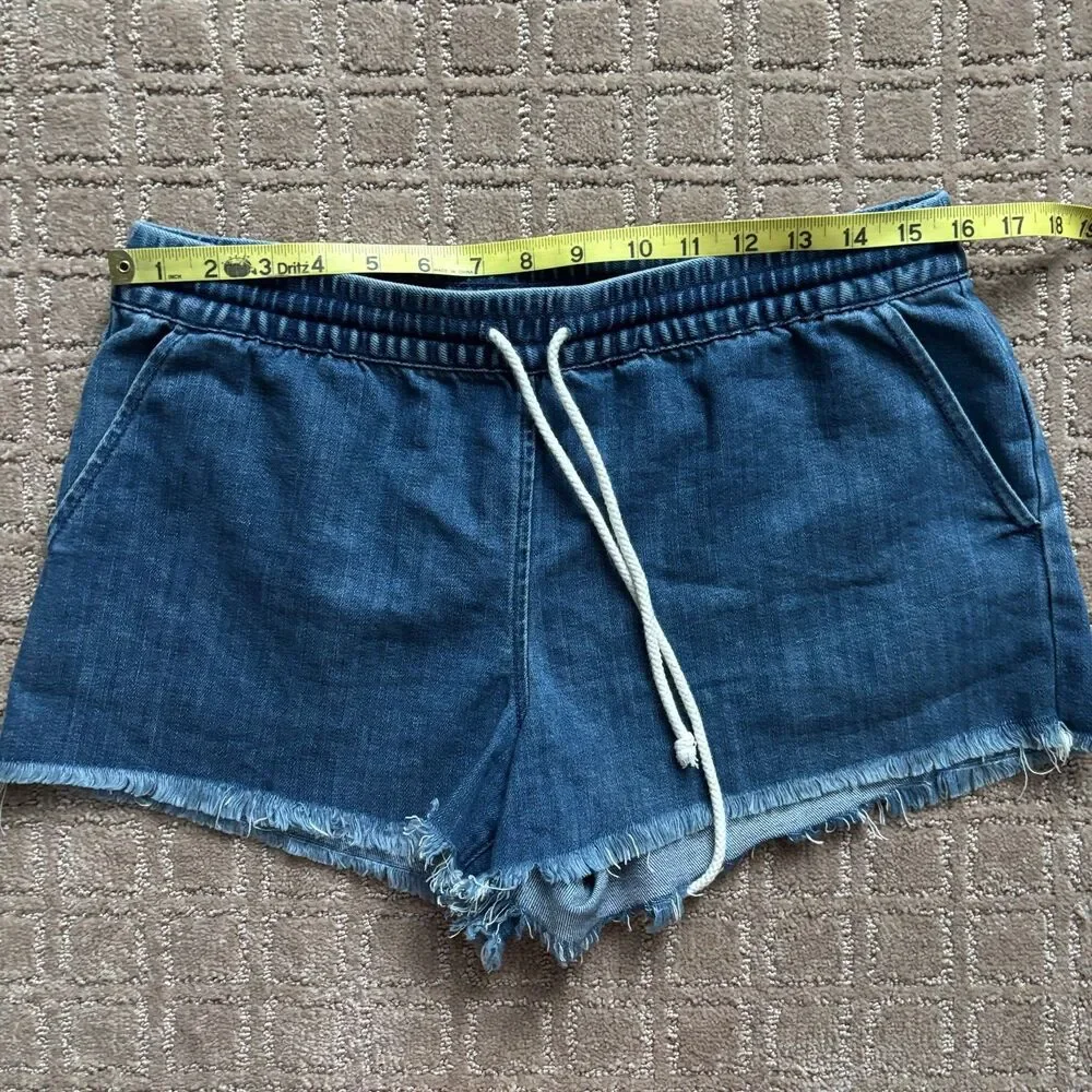 Aerie Pull-On Denim Jean Shorts Women's Medium Blue Elastic Waist Raw Hem Soft